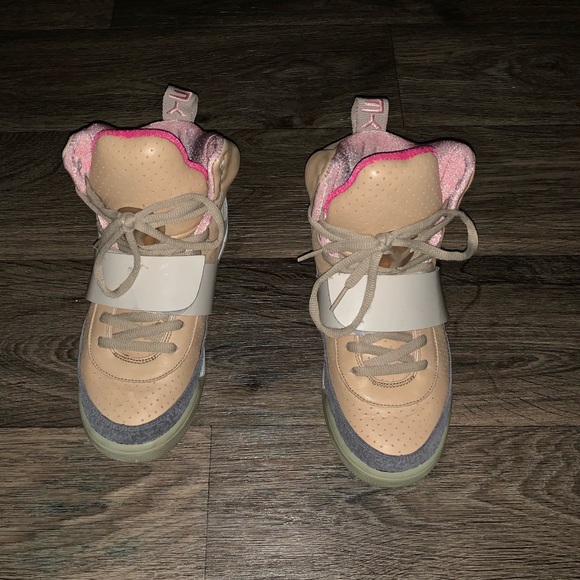 Nike Yeezy Size 8 - Picture 2 of 5